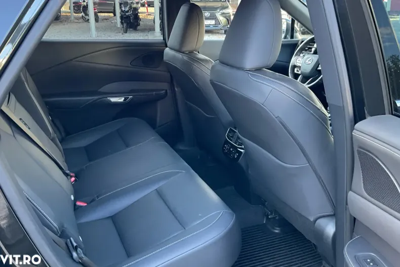 Lexus Seria RX din 2023 cu 18.239 km - oferta LEX142385 - foto 31