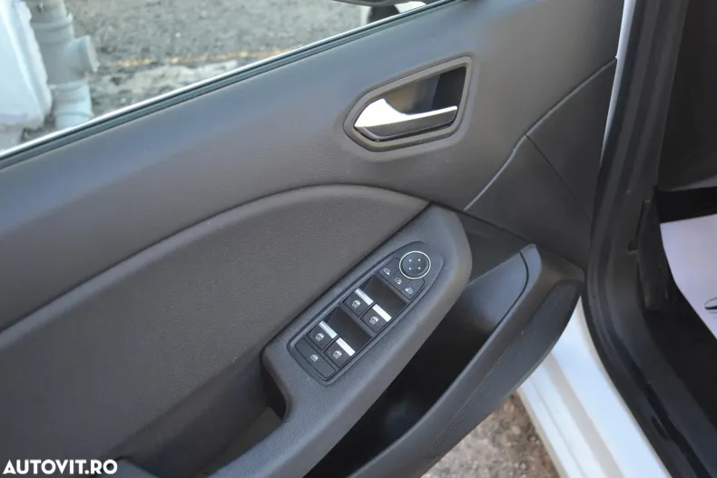 Renault Clio din 2021 cu 3.749 km - oferta REN142392 - foto 7