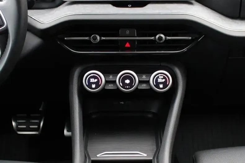 Skoda Kodiaq din 2024 cu 13.906 km - oferta SKO142452 - foto 17