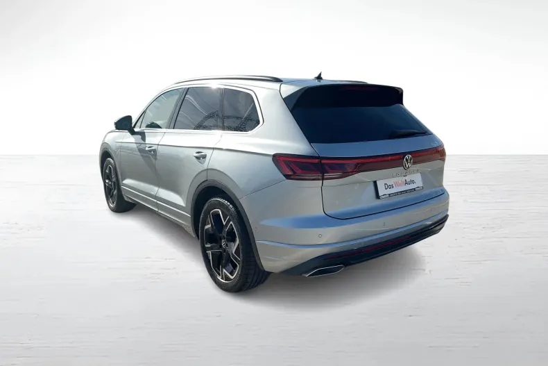 Volkswagen Touareg din 2024 cu 52.152 km - oferta VOL142457 - foto 3