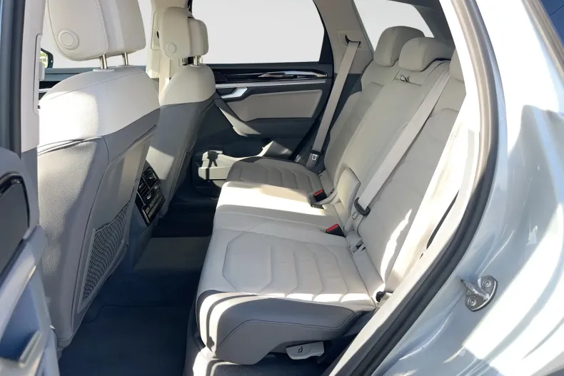 Volkswagen Touareg din 2024 cu 52.152 km - oferta VOL142457 - foto 15