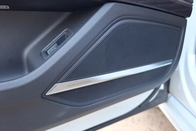 Audi A8 din 2022 cu 49.537 km - oferta AUD142467 - foto 15