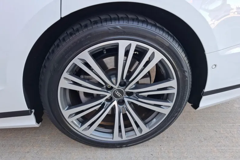 Audi A8 din 2022 cu 49.537 km - oferta AUD142467 - foto 16