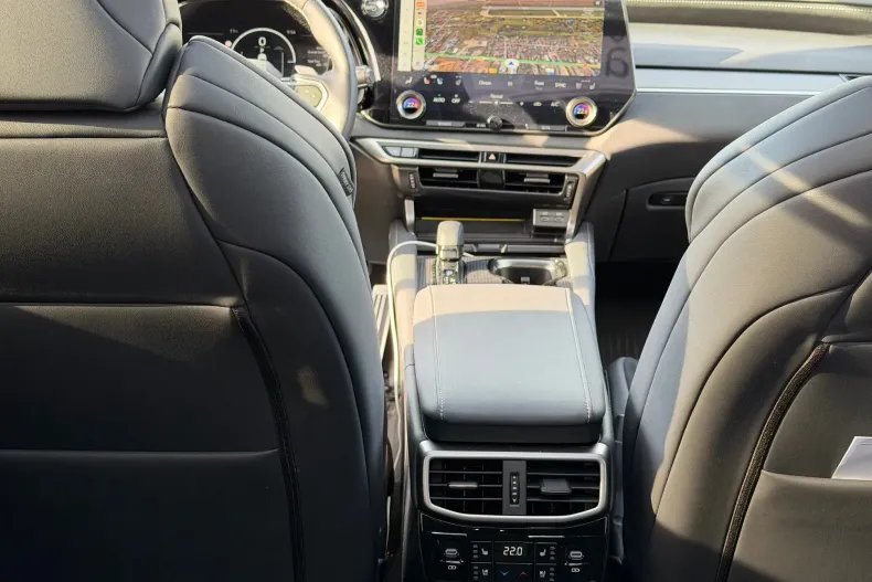 Lexus Seria RX din 2025 cu 5.870 km - oferta LEX142486 - foto 10