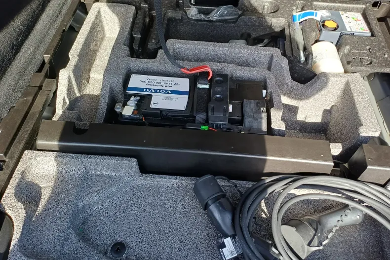 Volvo XC60 din 2020 cu 65.671 km - oferta VOL142495 - foto 10