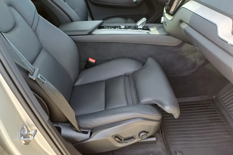 Volvo XC60 din 2020 cu 65.671 km - oferta VOL142495 - foto 15