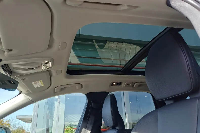 Volvo XC60 din 2020 cu 65.671 km - oferta VOL142495 - foto 17