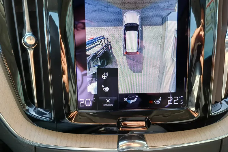 Volvo XC60 din 2020 cu 65.671 km - oferta VOL142495 - foto 27