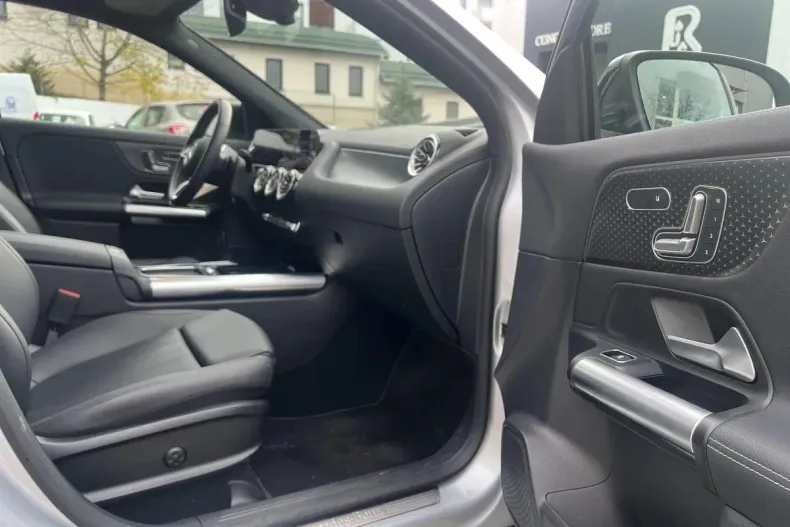 Mercedes-Benz GLA din 2024 cu 23.424 km - oferta MER142497 - foto 15