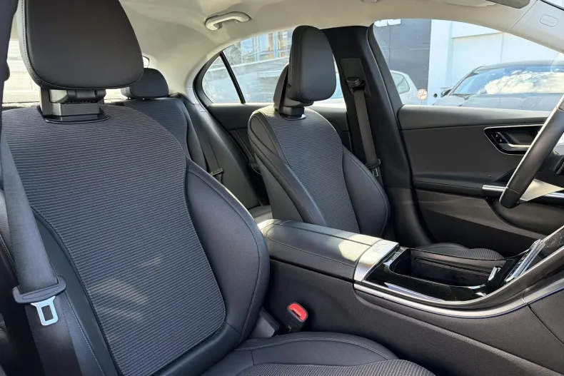 Mercedes-Benz C din 2025 cu 19.609 km - oferta MER142498 - foto 17