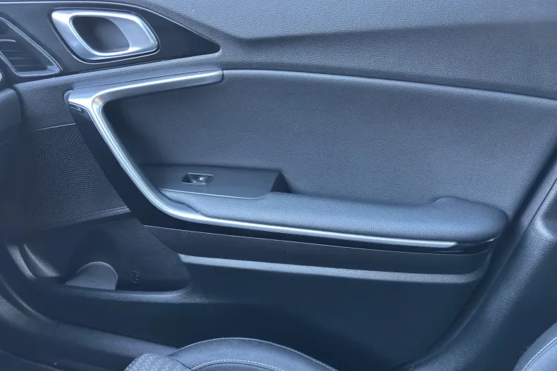 Kia XCeed din 2022 cu 55.560 km - oferta KIA142507 - foto 17