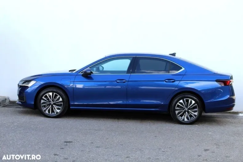 Skoda Superb din 2025 cu 7.000 km - oferta SKO142522 - foto 2
