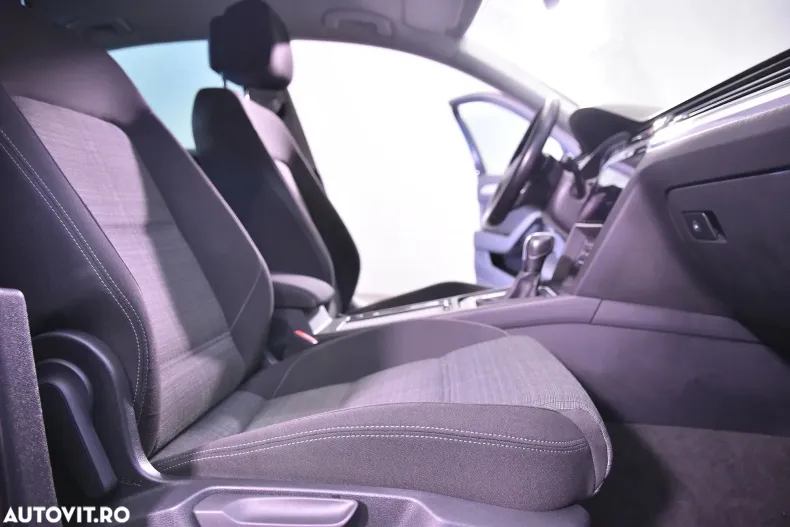 Volkswagen Passat din 2020 cu 99.827 km - oferta VOL142545 - foto 11