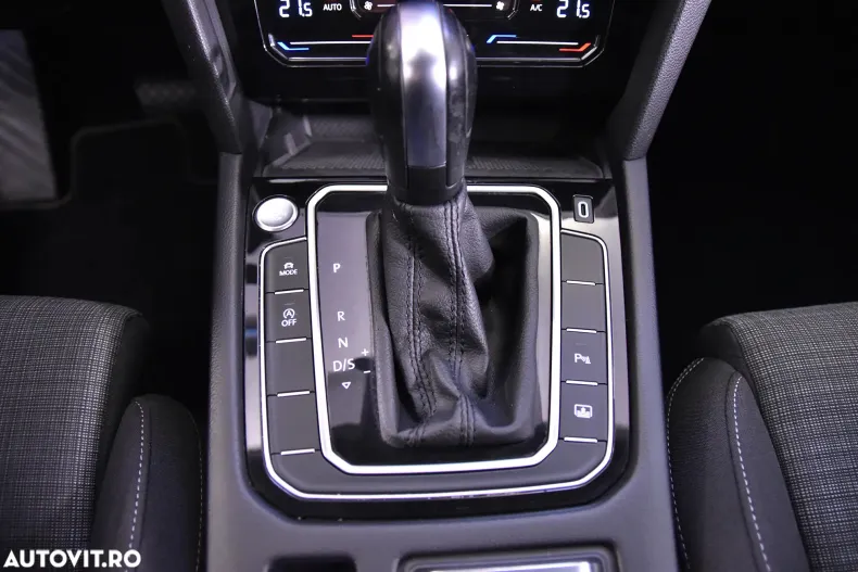 Volkswagen Passat din 2020 cu 99.827 km - oferta VOL142545 - foto 17