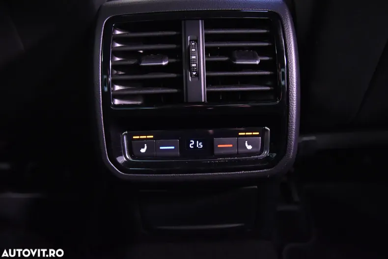 Volkswagen Passat din 2020 cu 99.827 km - oferta VOL142545 - foto 23
