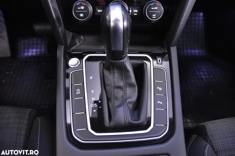 Volkswagen Passat din 2019 cu 167.953 km - oferta VOL142546 - foto 17