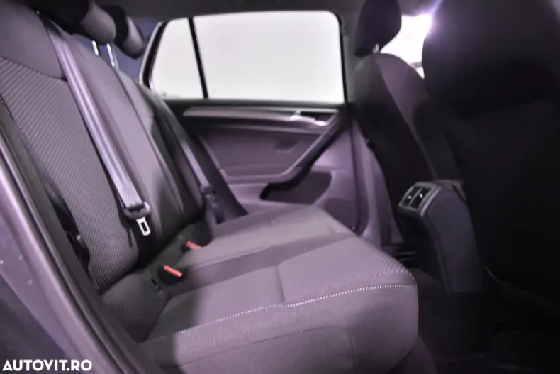Volkswagen Golf din 2019 cu 122.425 km - oferta VOL142549 - foto 12