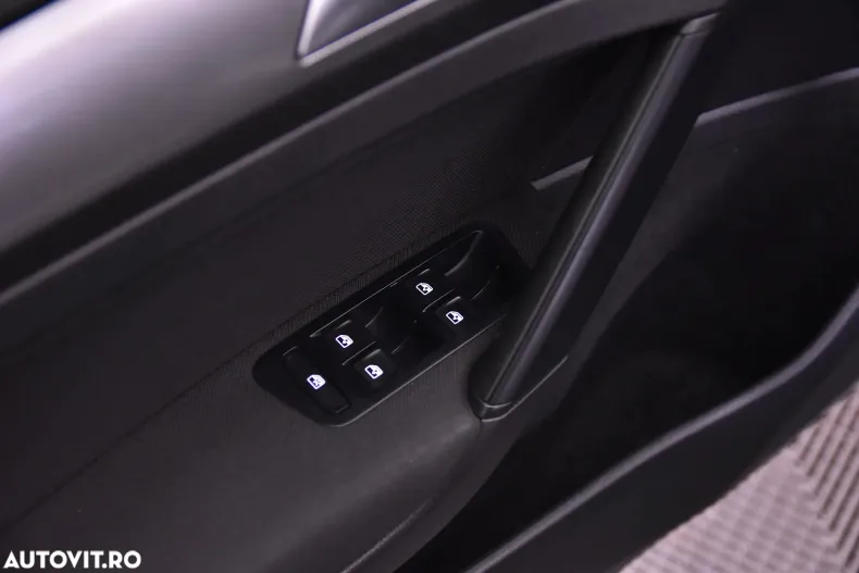 Volkswagen Golf din 2019 cu 122.425 km - oferta VOL142549 - foto 13