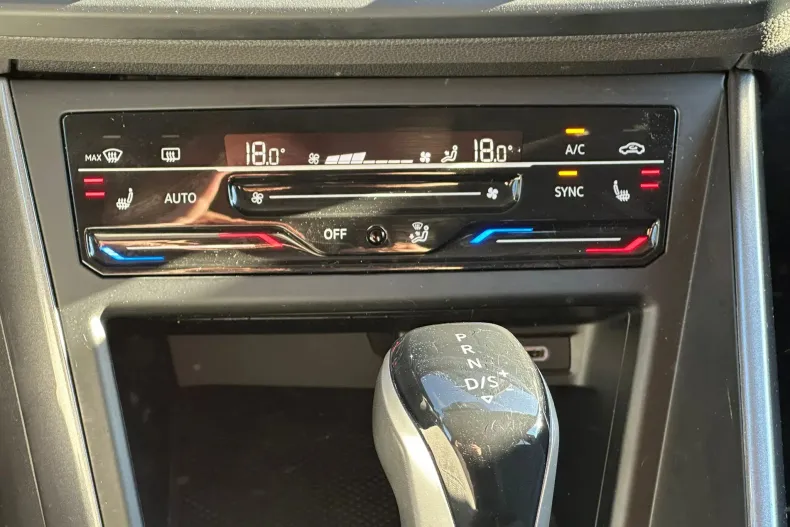 Volkswagen Polo din 2023 cu 64.100 km - oferta VOL142563 - foto 26