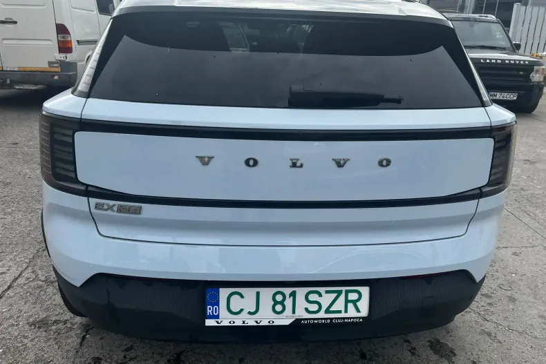 Volvo EX30 din 2024 cu 17.176 km - oferta VOL142566 - foto 9