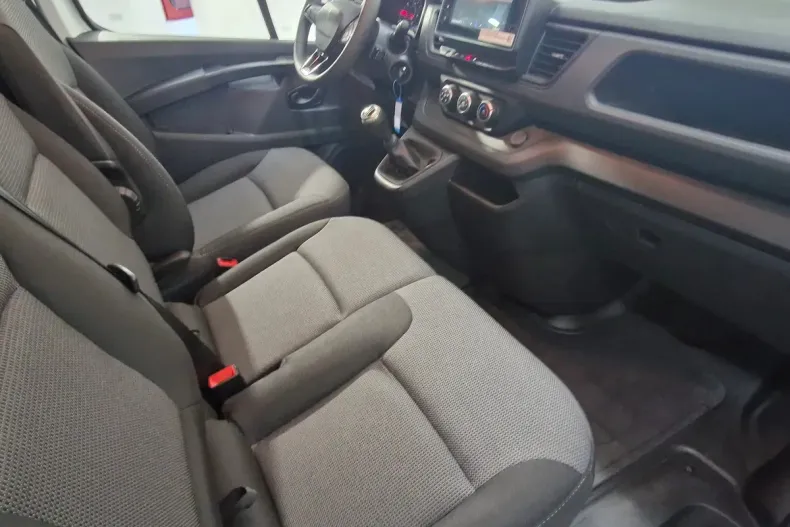 Renault Trafic din 2024 cu 12.029 km - oferta REN142577 - foto 5