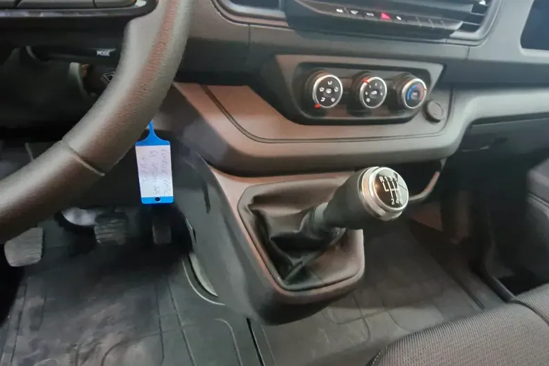 Renault Trafic din 2024 cu 12.029 km - oferta REN142577 - foto 14