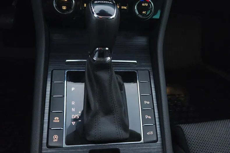 Skoda Superb din 2022 cu 147.113 km - oferta SKO142584 - foto 24