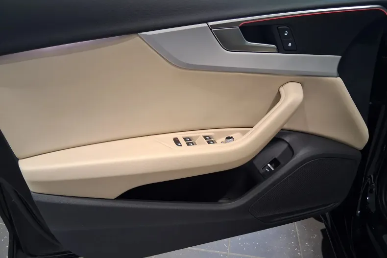 Audi A4 din 2021 cu 52.313 km - oferta AUD142603 - foto 12