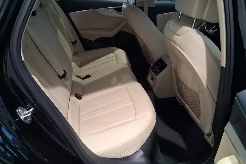 Audi A4 din 2021 cu 52.313 km - oferta AUD142603 - foto 37