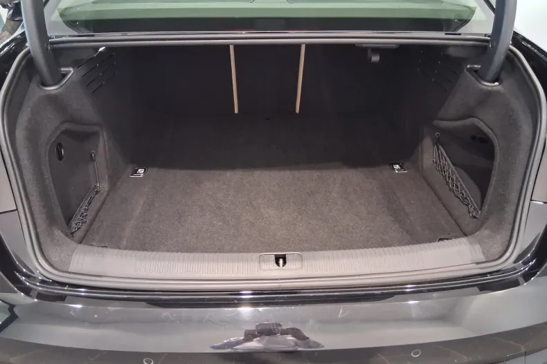 Audi A4 din 2021 cu 52.313 km - oferta AUD142603 - foto 38