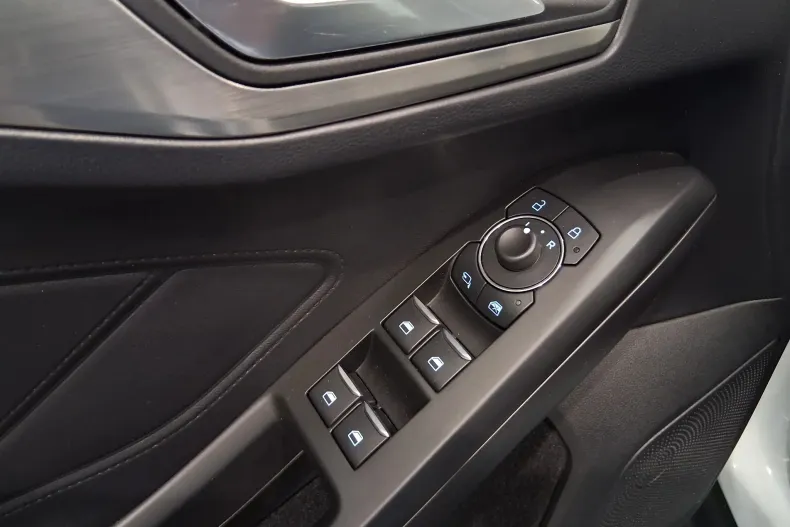 Ford Focus din 2022 cu 49.824 km - oferta FOR142605 - foto 13