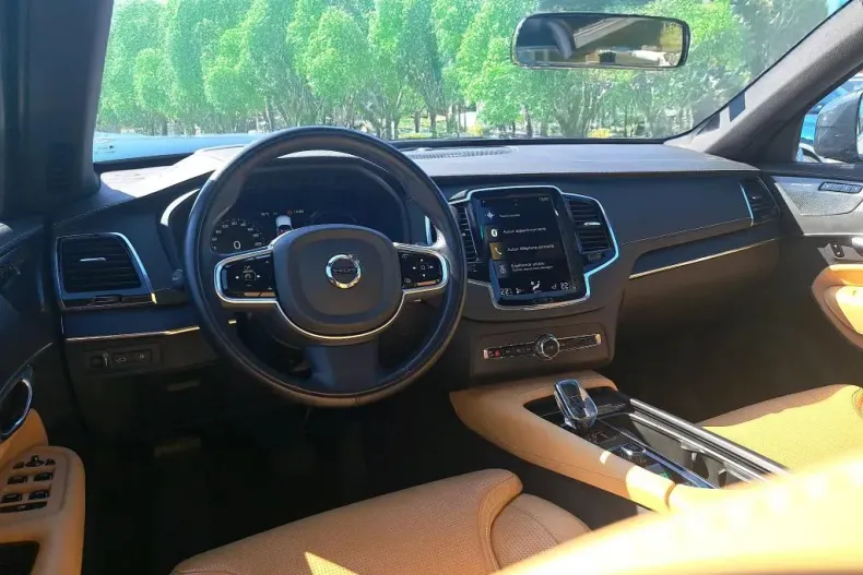 Volvo XC90 din 2022 cu 64.213 km - oferta VOL142607 - foto 2