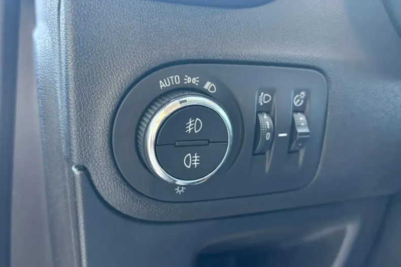 Opel Crossland din 2023 cu 64.900 km - oferta OPE142616 - foto 26