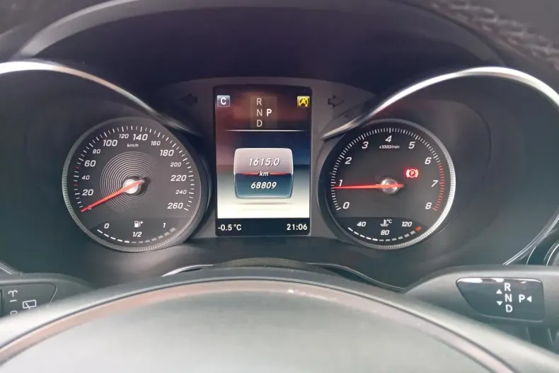 Mercedes-Benz GLC din 2019 cu 62.300 km - oferta MER142632 - foto 4