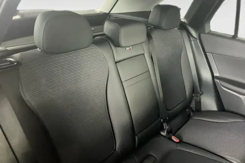 Mercedes-Benz GLC 200 din 2024 cu 9.063 km - oferta MER142666 - foto 9