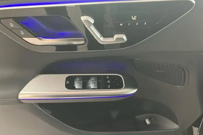 Mercedes-Benz GLC 200 din 2024 cu 9.063 km - oferta MER142666 - foto 14