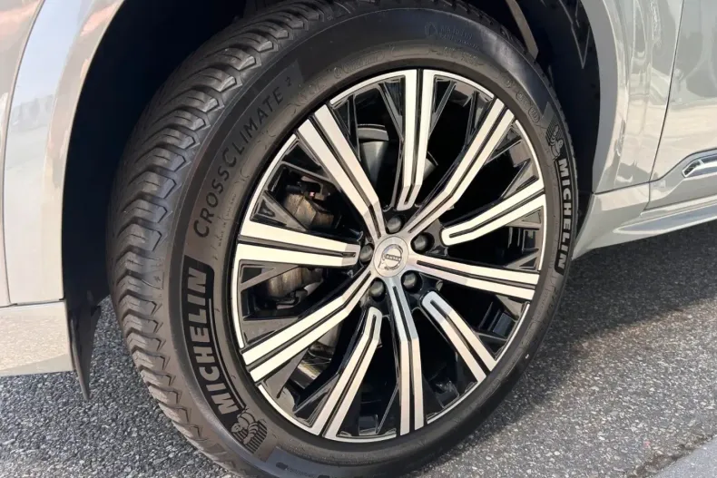 Volvo XC90 din 2024 cu 48.300 km - oferta VOL142678 - foto 8