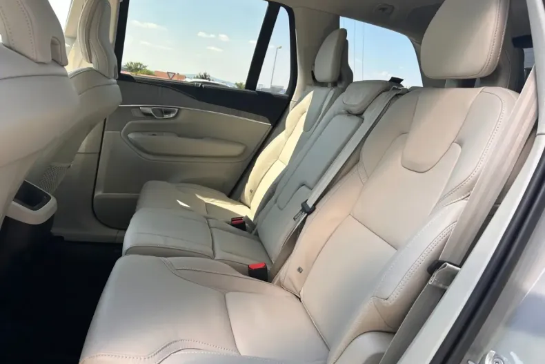 Volvo XC90 din 2024 cu 48.300 km - oferta VOL142678 - foto 20