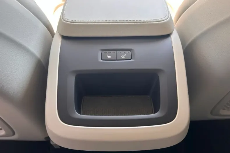 Volvo XC90 din 2024 cu 48.300 km - oferta VOL142678 - foto 21