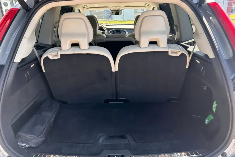 Volvo XC90 din 2024 cu 48.300 km - oferta VOL142678 - foto 25