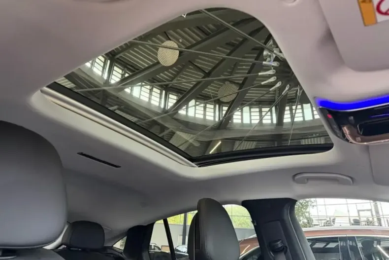 Mercedes-Benz GLC 300 din 2024 cu 24.800 km - oferta MER142688 - foto 6