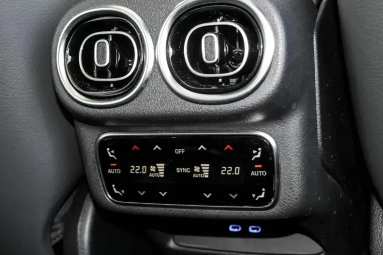 Mercedes-Benz GLC 300 din 2024 cu 18.403 km - oferta MER142689 - foto 11