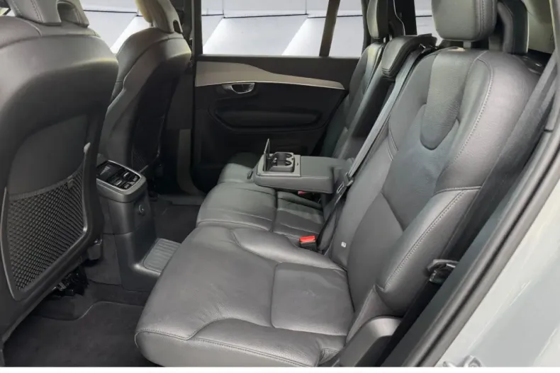 Volvo XC90 din 2024 cu 23.224 km - oferta VOL142698 - foto 6