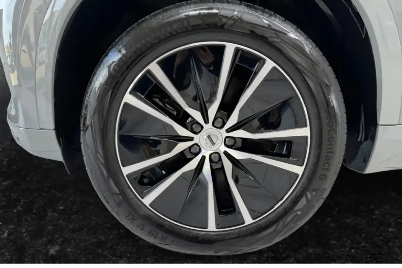 Volvo XC90 din 2024 cu 23.224 km - oferta VOL142698 - foto 14