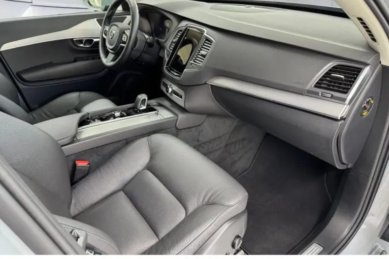 Volvo XC90 din 2024 cu 23.224 km - oferta VOL142698 - foto 31