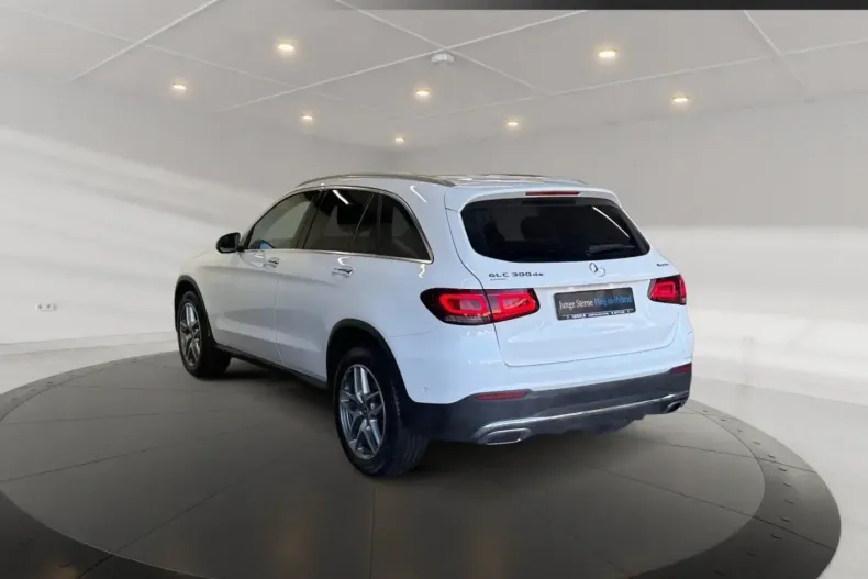 Mercedes-Benz GLC 300 din 2021 cu 75.470 km - oferta MER142728 - foto 3