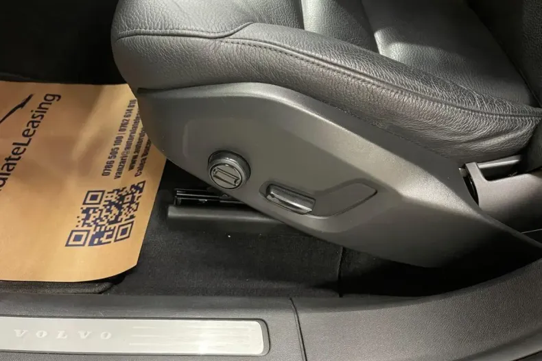 Volvo XC60 din 2021 cu 136.886 km - oferta VOL142729 - foto 21