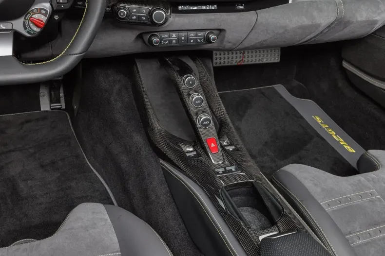 Ferrari 812 din 2021 cu 6.000 km - oferta FER142742 - foto 12