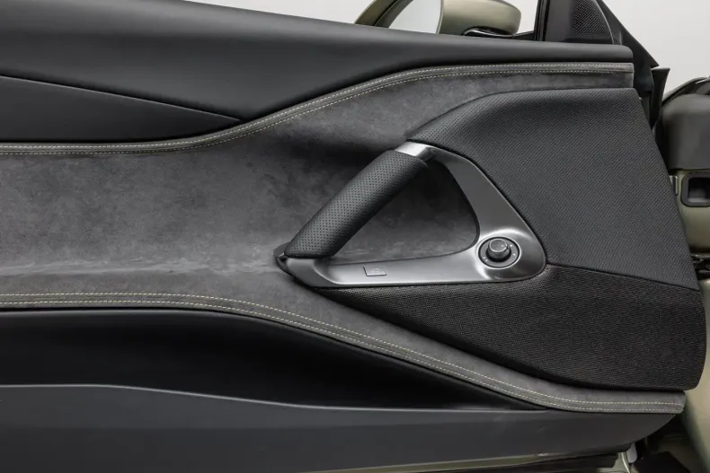 Ferrari 812 din 2021 cu 6.000 km - oferta FER142742 - foto 20