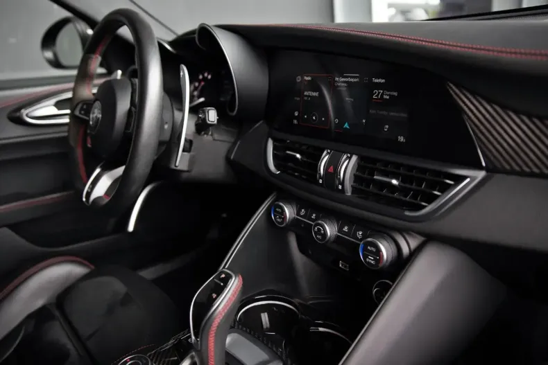 Alfa Romeo Giulia din 2021 cu 21.300 km - oferta ALF142755 - foto 21